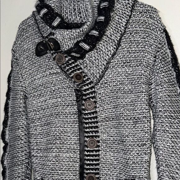 Chunky Knit Cardigan in Black and Gray with Shawl Collar - Picture 11 of 14